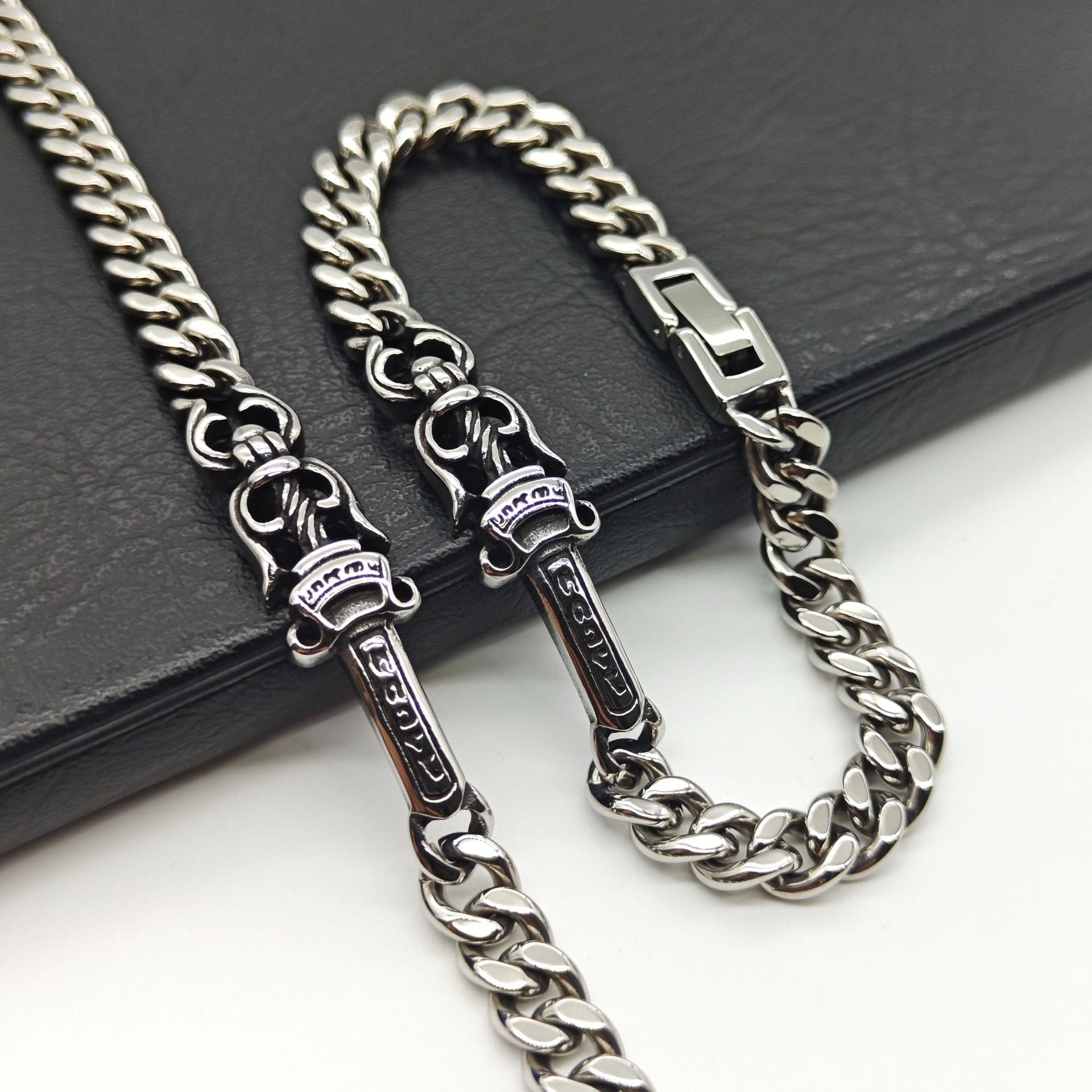 Chrome Hearts Silver Cuban chain curved bracelet